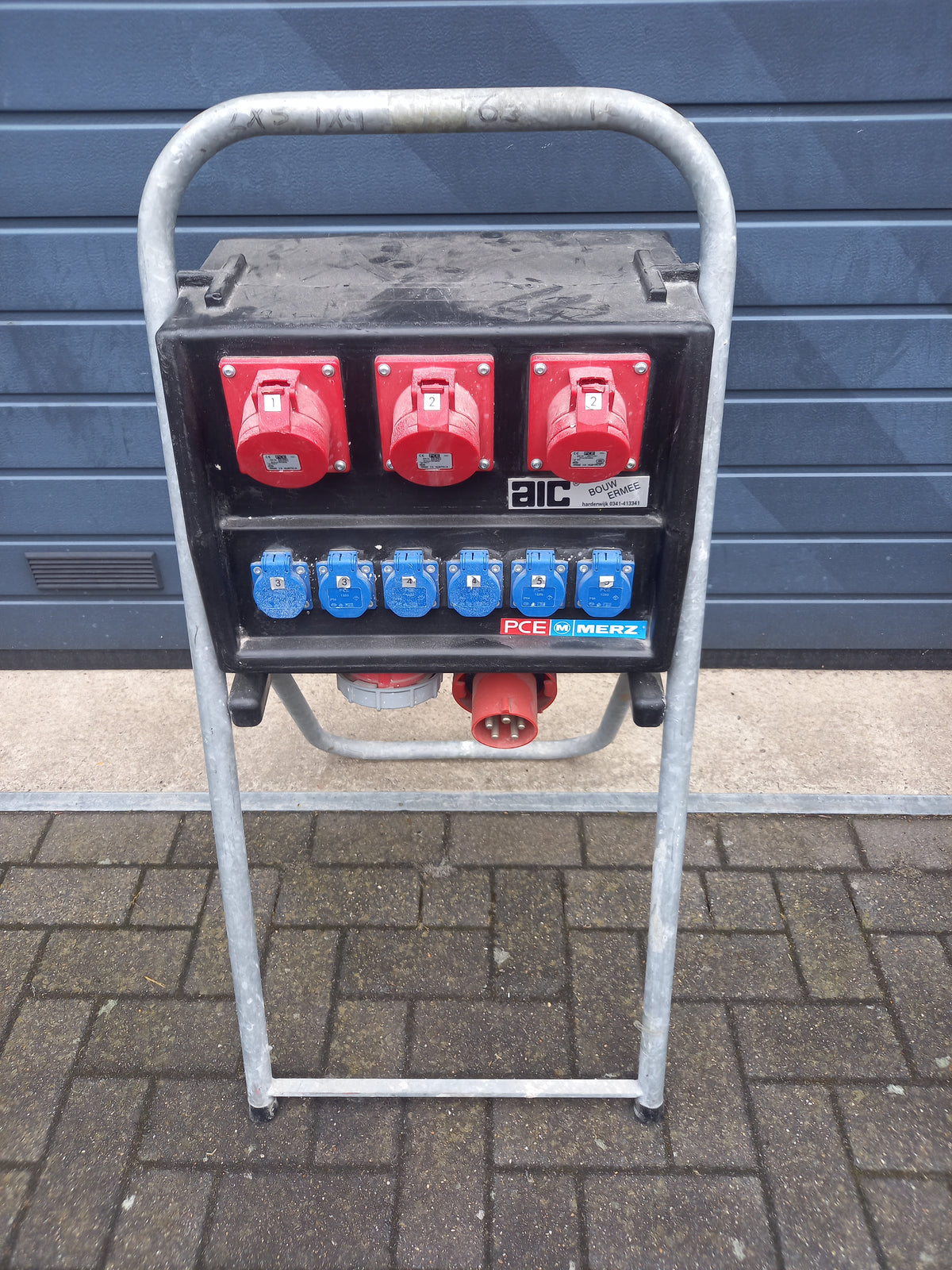Verdeelkast 63A met Onderstel Zwerfkast